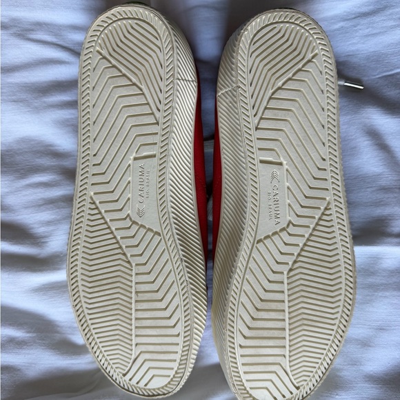 Cariuma Red Sneakers with White Laces - Picture 4 of 5